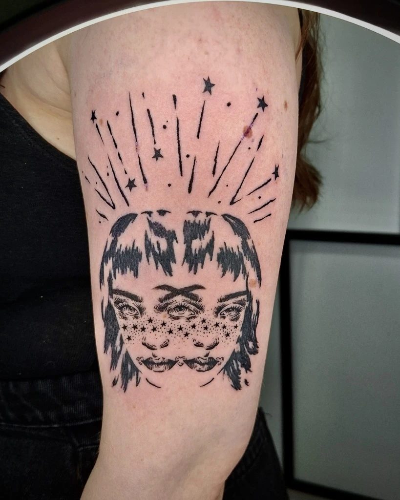 Tatuaj suprarealist portret dublu realizat de Denisa la Muntele Tattoo