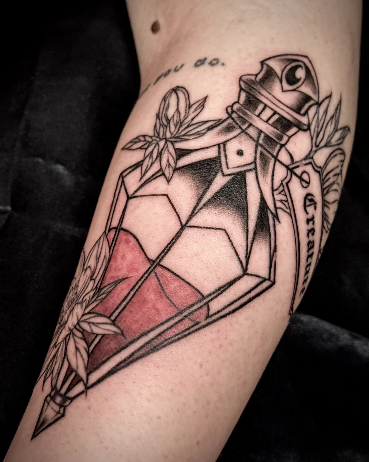 Tatuaj artistic realizat la salonul Muntele Tattoo Cluj-Napoca - 12
