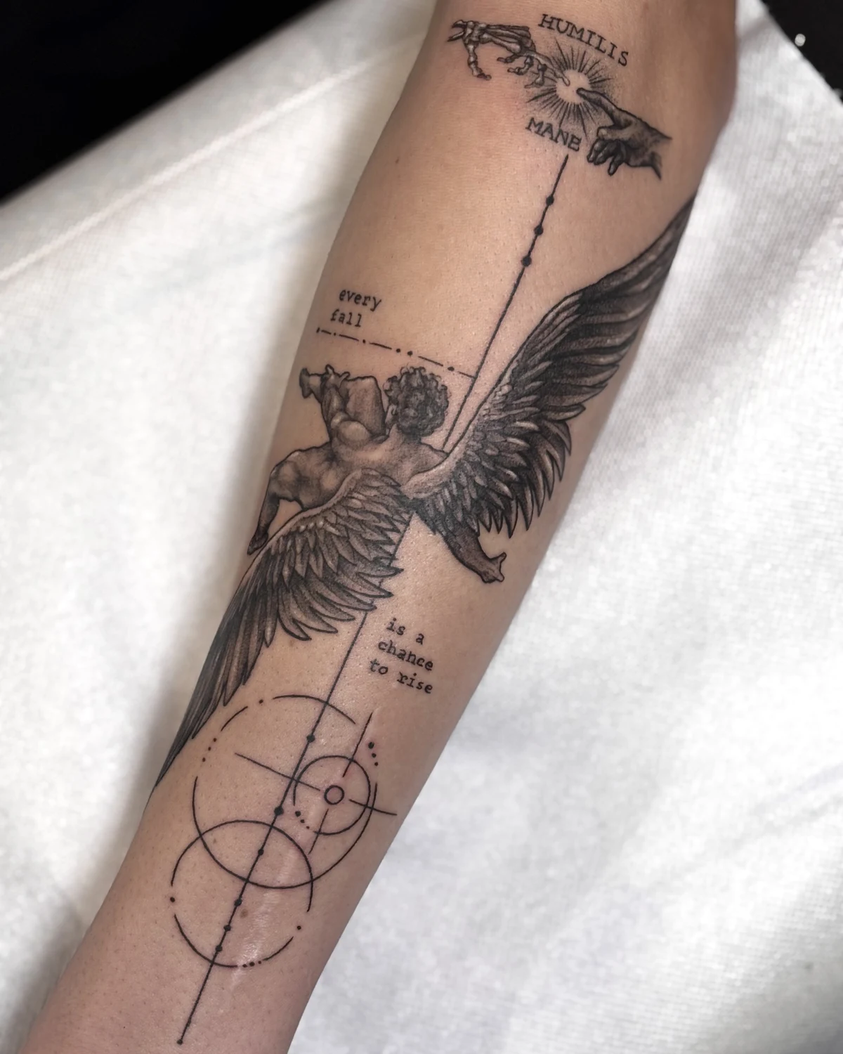 Tatuaj artistic realizat la salonul Muntele Tattoo Cluj-Napoca - 2